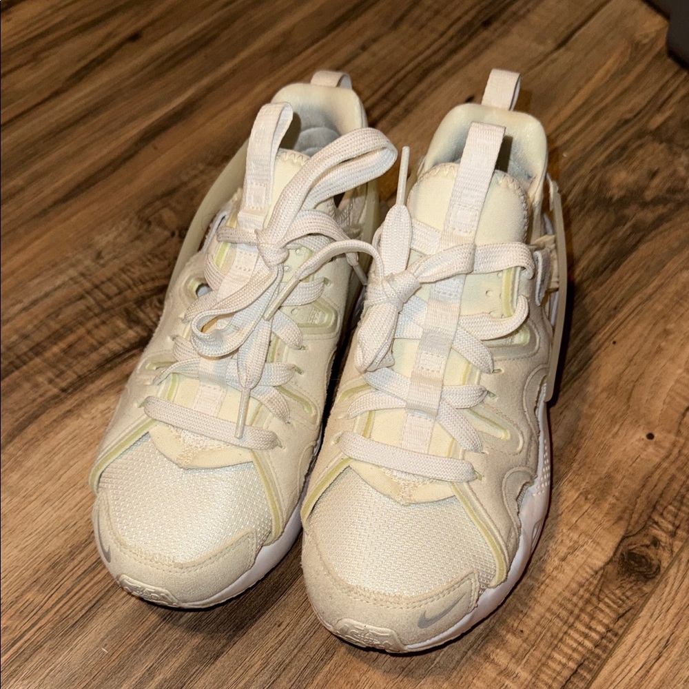 Nike Women's Cream Sneakers